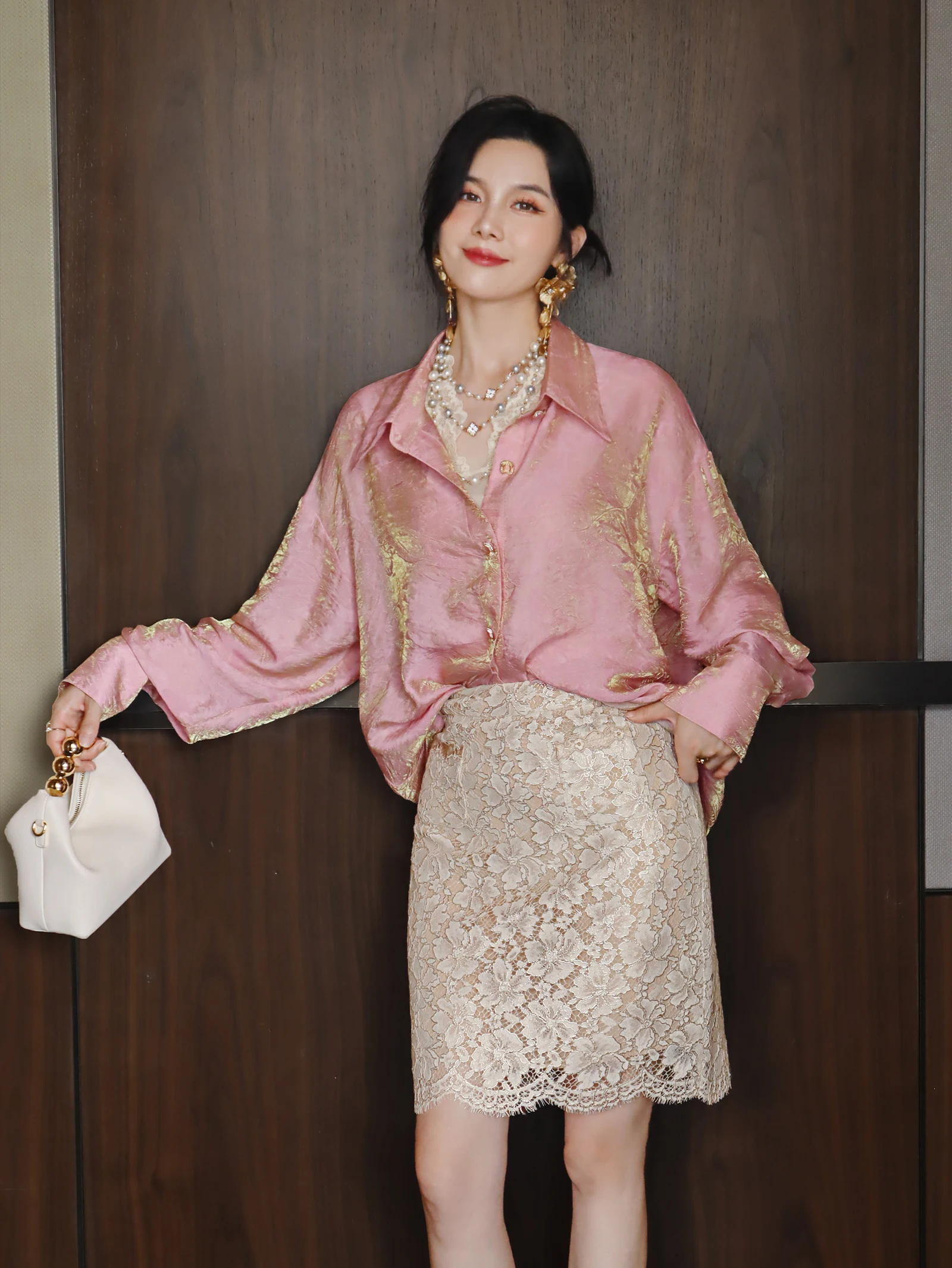 Ele Dual Color iny Poer, ретро-вышивка, нежный топ, шелковая вискоза, нейлоновая смесь, дышащая женская блузка Long Sve
Ele Dual Color iny Poer, ретро-вышивка, нежный топ, шелковая вискоза, нейлоновая смесь, дышащая женская блузка Long Sve