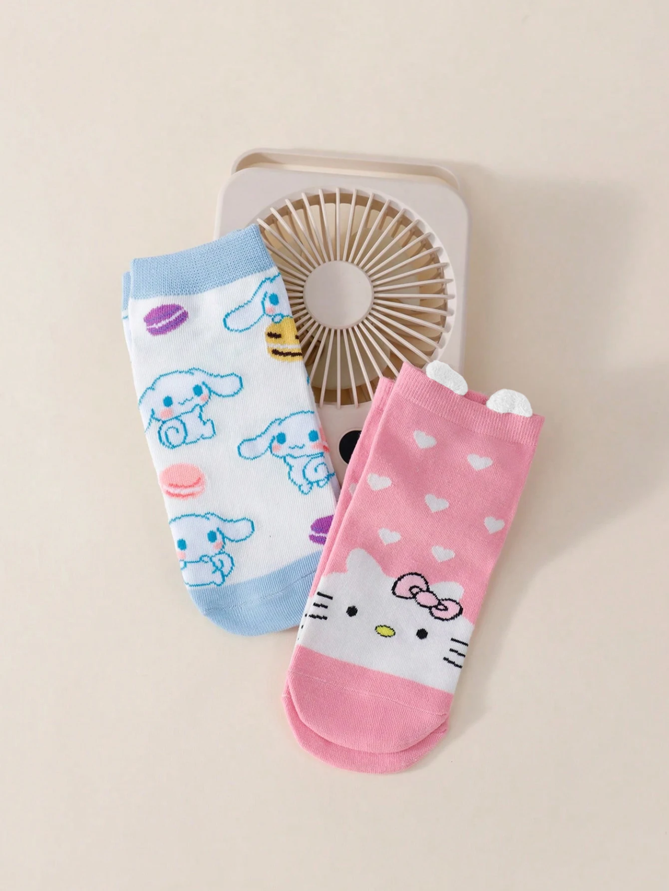 2 пары miniso, новые удобные дышащие женские короткие носки Sanrio с мультяшным рисунком Hello Kitty
2 пары miniso, новые удобные дышащие женские короткие носки Sanrio с мультяшным рисунком Hello Kitty