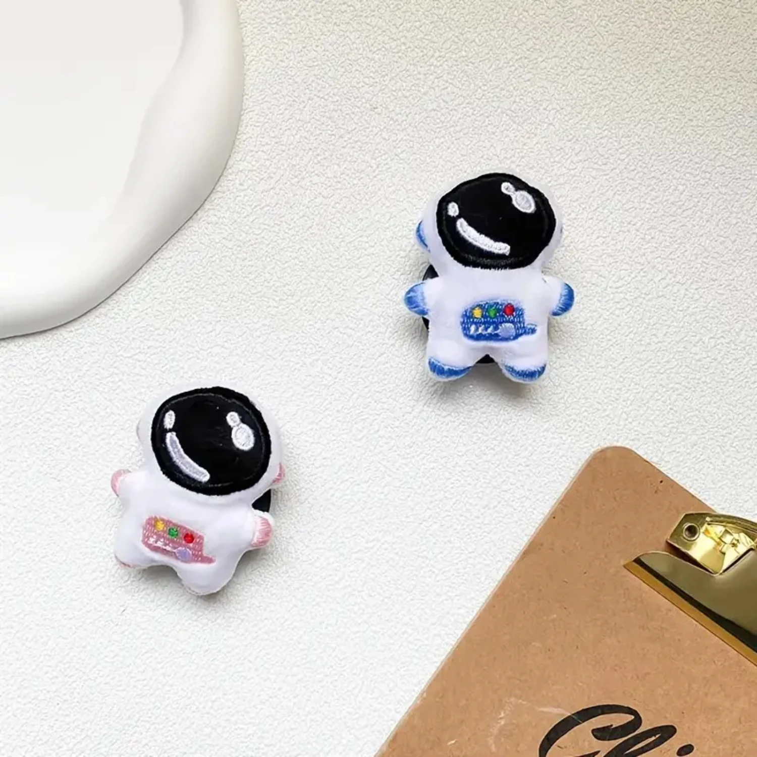 1pc Lint Astronaut PopSockets, Phone Grip with Expanding Kickstand,Pop Socket for Phone.
1pc Lint Astronaut PopSockets, Phone Grip with Expanding Kickstand,Pop Socket for Phone.