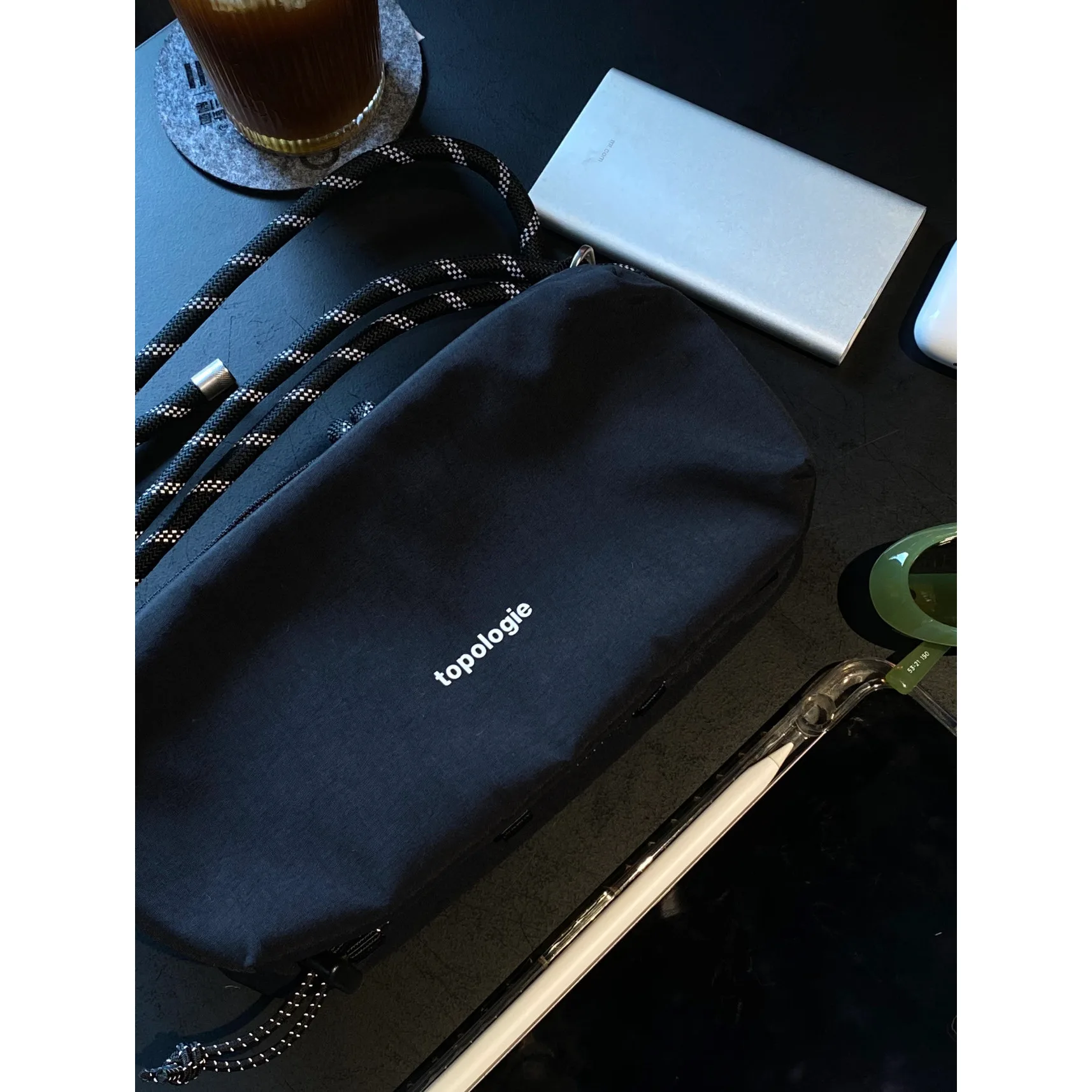 Sporty Crossbody Water Bottle Bag Single Shoulder Outdoor Commuting Lightweight Simple Waterproof Unisex Daily Use Backpack
Sporty Crossbody Water Bottle Bag Single Shoulder Outdoor Commuting Lightweight Simple Waterproof Unisex Daily Use Backpack