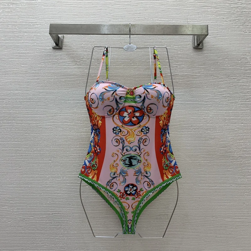 Sexy Sweet Retro Baroque Blue And White Porcelain Print Strapless Bralette Swimsuit for Women Vacation Sty...
Sexy Sweet Retro Baroque Blue And White Porcelain Print Strapless Bralette Swimsuit for Women Vacation Sty...