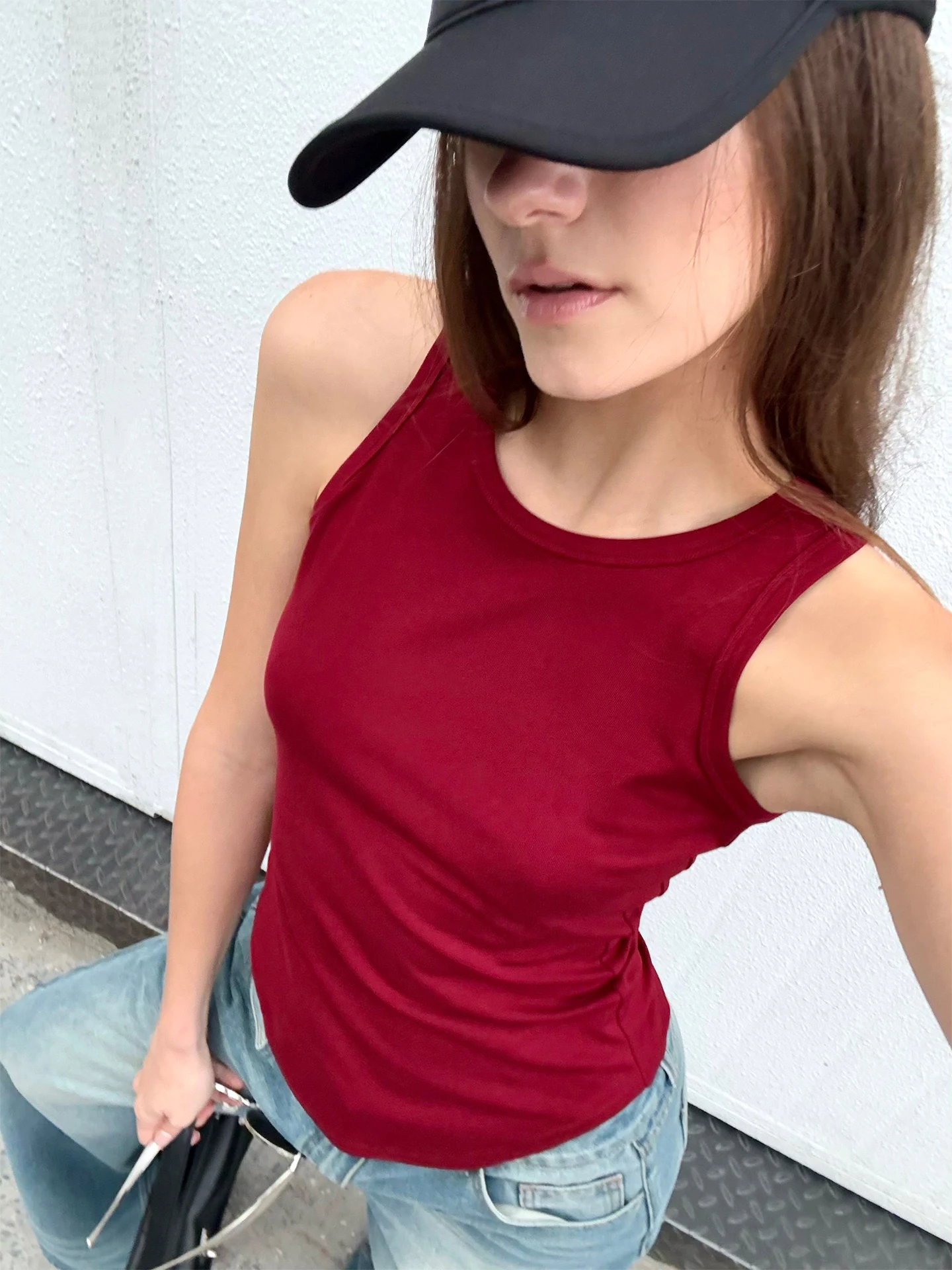 Red Arched Hem Slim Fit Knitted Work Vest Simple Versatile Sleeveless Top for Women Commute Style Regular Length Thin Model
Red Arched Hem Slim Fit Knitted Work Vest Simple Versatile Sleeveless Top for Women Commute Style Regular Length Thin Model