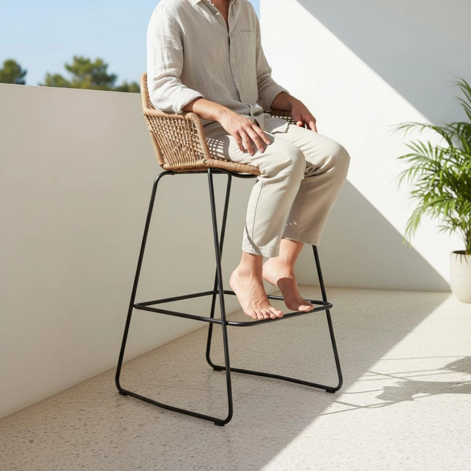 Rattan Bar Stool Nordic Design Wicker Bar Chair Outdoor Wicker Barstool Weather Resistant Barstool with Footrest for Balcony
Rattan Bar Stool Nordic Design Wicker Bar Chair Outdoor Wicker Barstool Weather Resistant Barstool with Footrest for Balcony