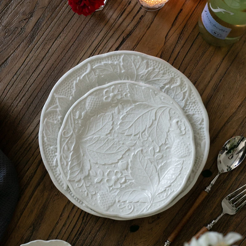 Ceramic Dining Plate for Wedding Display, European Vintage Dessert Dinner Plates, Embossed Relief, Strawberry and Grape
Ceramic Dining Plate for Wedding Display, European Vintage Dessert Dinner Plates, Embossed Relief, Strawberry and Grape