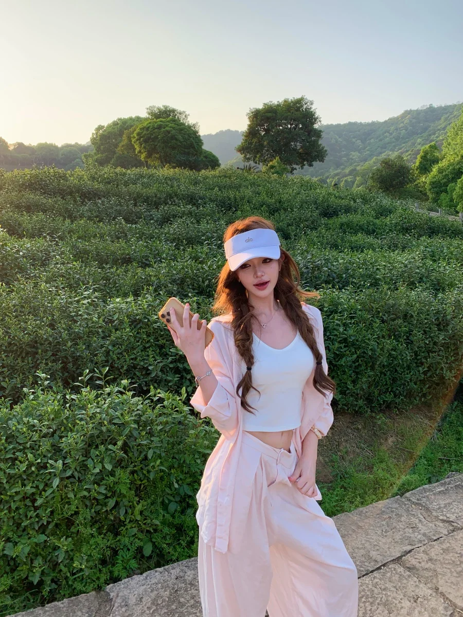 Loose Long Sleeve Shirt Women's Casual Wear Pink Summer Three-Piece Set High Waist Pants Inner Vest Slimming Effect
Loose Long Sleeve Shirt Women's Casual Wear Pink Summer Three-Piece Set High Waist Pants Inner Vest Slimming Effect