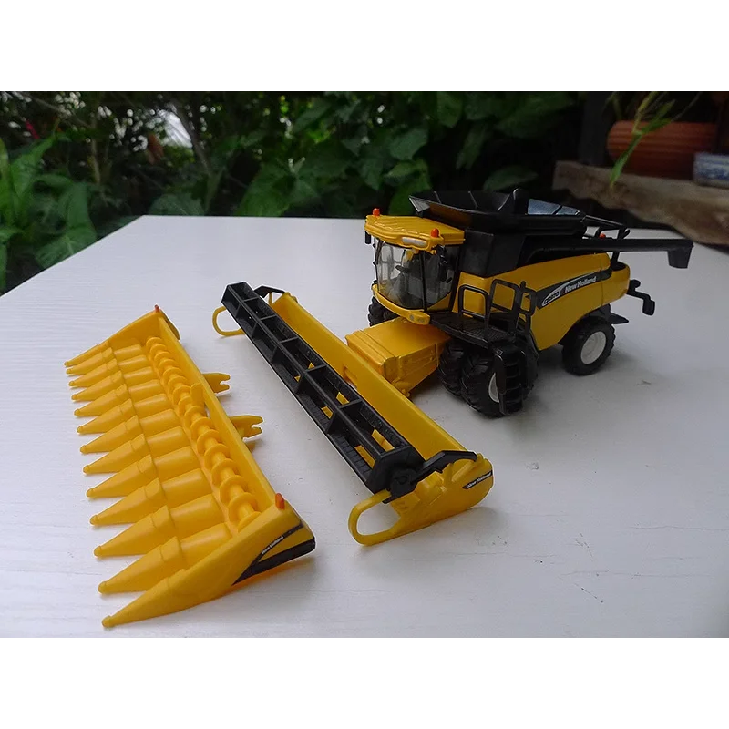 Diecast ERTL 1:64 Scale New Holland CR Twin Rotor Alloy Car Model Collectible Toy Gift Souvenir Display Ornament
Diecast ERTL 1:64 Scale New Holland CR Twin Rotor Alloy Car Model Collectible Toy Gift Souvenir Display Ornament