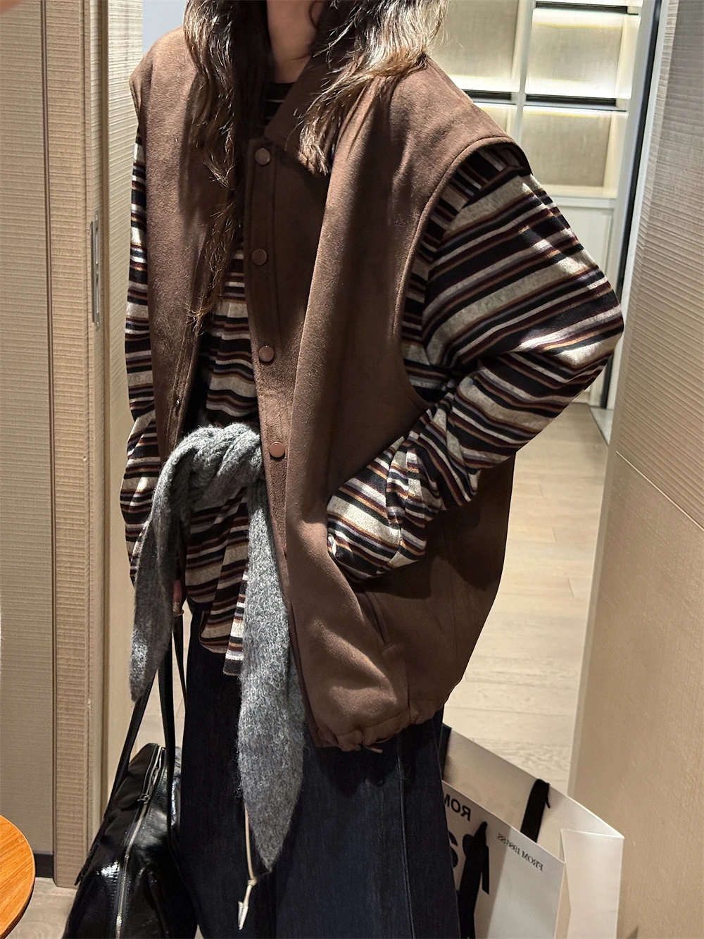 Retro Korean Sle Suede Vest Women's Loose Cool Collarl Svel Top Autumn Winter Faion Commute Sle Single Button
Retro Korean Sle Suede Vest Women's Loose Cool Collarl Svel Top Autumn Winter Faion Commute Sle Single Button