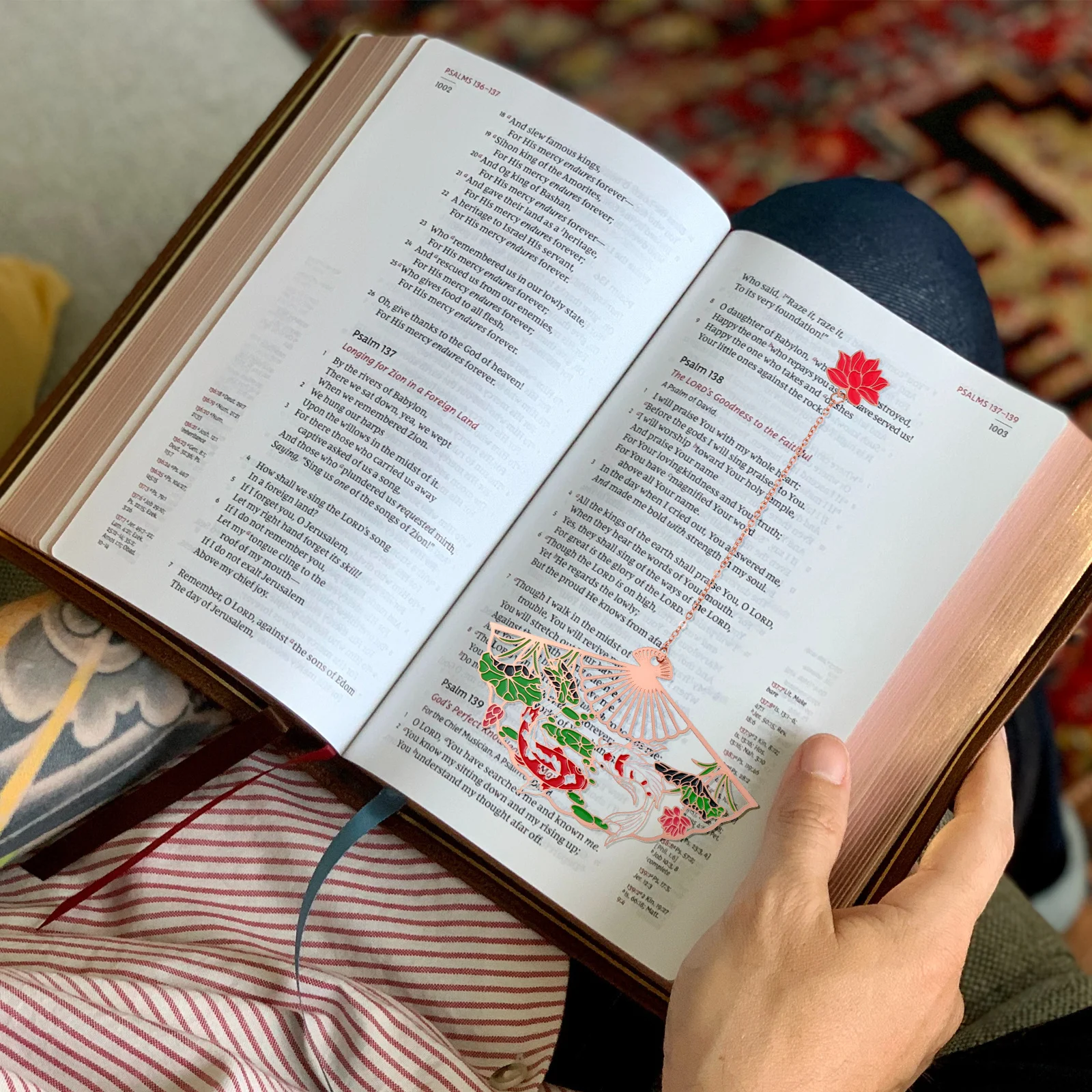 1Pcs Chinese Style Brass Bookmark Carp Fish Hollow Folding Fan Shape Elegant Page Marker for Books Magazines Journals
1Pcs Chinese Style Brass Bookmark Carp Fish Hollow Folding Fan Shape Elegant Page Marker for Books Magazines Journals