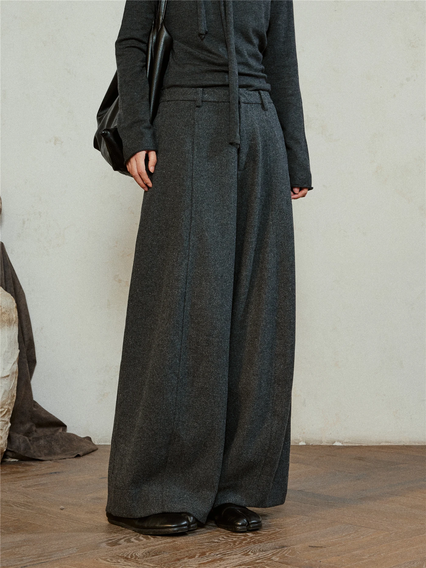 Sunyvonne Minimalist High Waist Woolen Wide Leg Pants Casual Loose Long Trousers Fashionable Shapeless Woolen Ladies Pants
Sunyvonne Minimalist High Waist Woolen Wide Leg Pants Casual Loose Long Trousers Fashionable Shapeless Woolen Ladies Pants