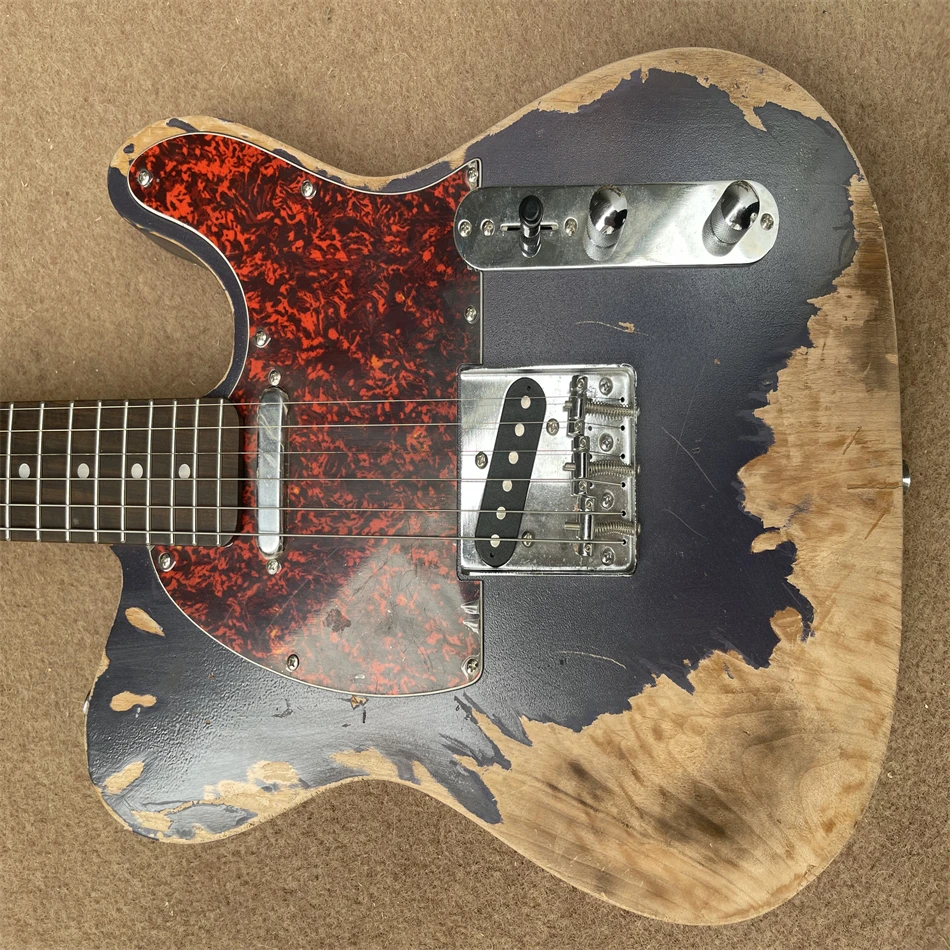 Free shipping, high quality antique made old electric guitar, black, silver hardware
Free shipping, high quality antique made old electric guitar, black, silver hardware