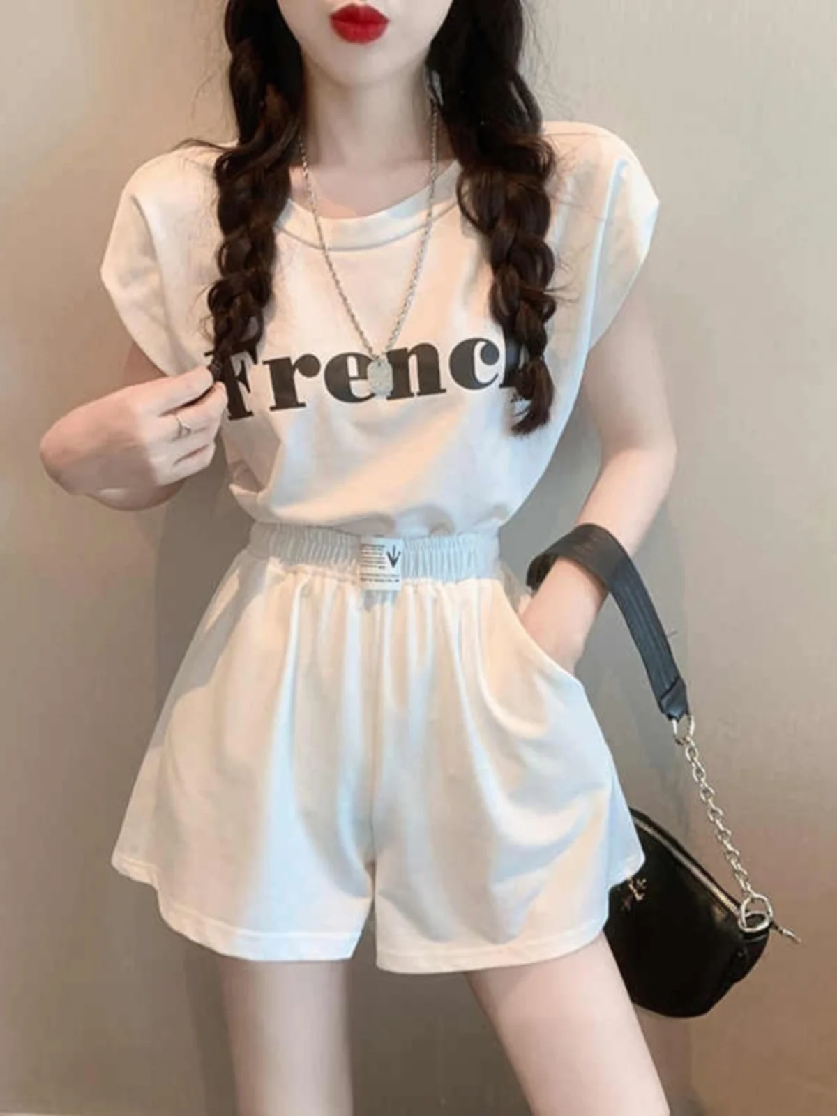 Fashionable Casual Sportswear Summer New Style Street Design Backless Letter T-Shirt Shorts Two-Piece Set Women's Clothing
Fashionable Casual Sportswear Summer New Style Street Design Backless Letter T-Shirt Shorts Two-Piece Set Women's Clothing