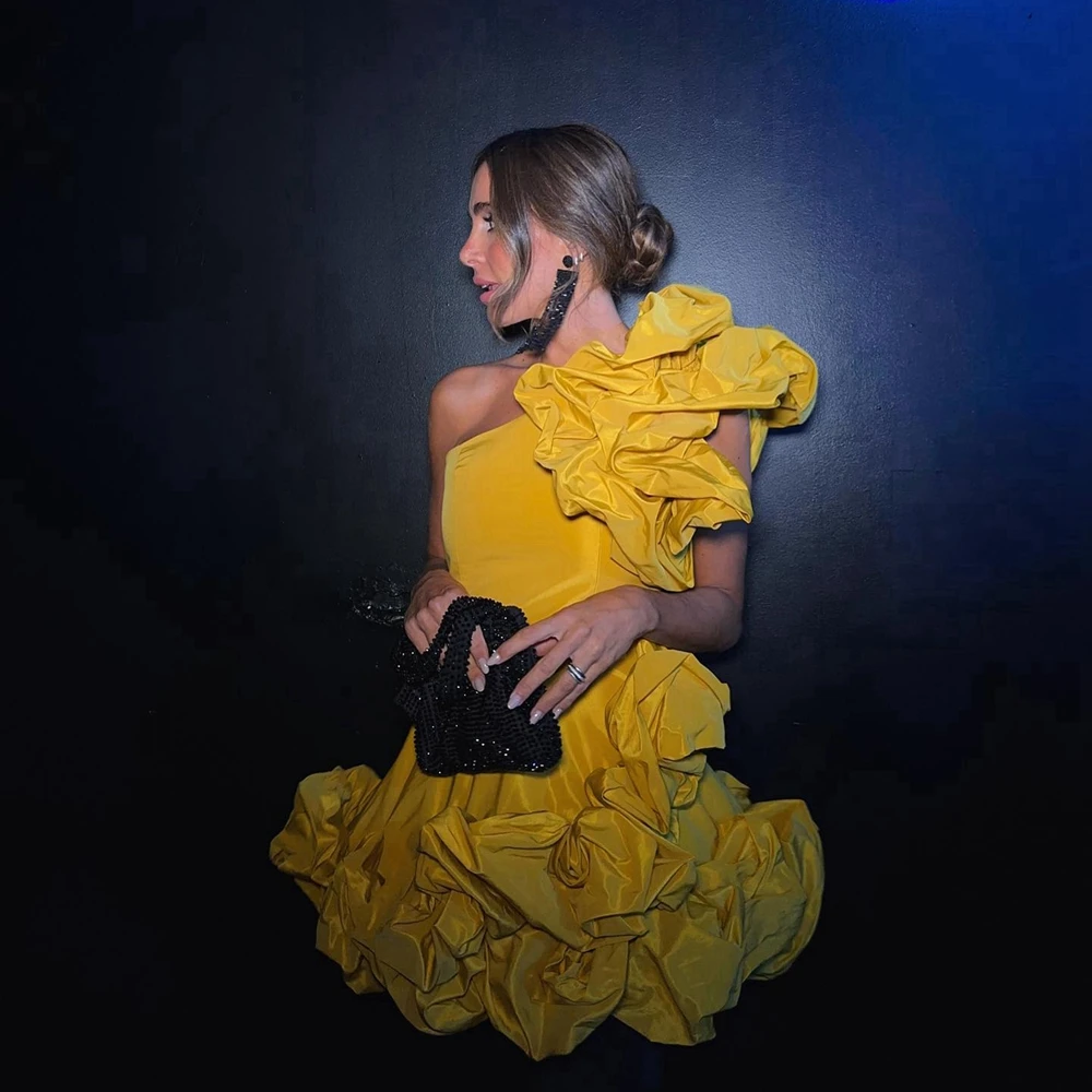 Bright Satin Mini Prom Party Dress One Shoulder Handmade Flowers Short Cocktail Gowns Pretty Ruffles Homecoming Dresses
Bright Satin Mini Prom Party Dress One Shoulder Handmade Flowers Short Cocktail Gowns Pretty Ruffles Homecoming Dresses