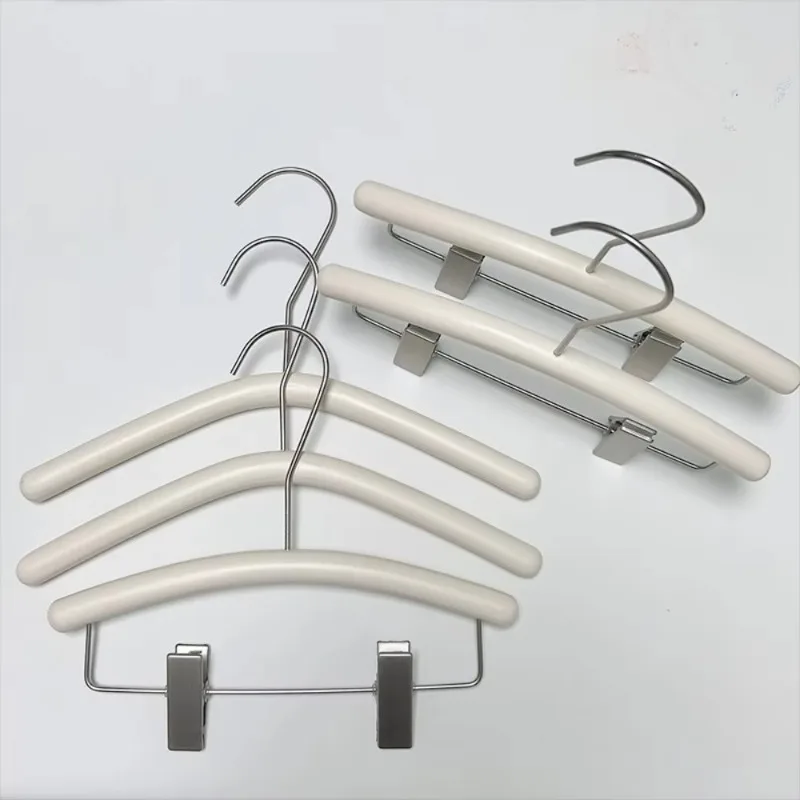 2Pcs High Grade Wooden Children Clothes Hangers Non Slip Traceless Wood Hangers for Kids Garment Home Clothing Store Storage
2Pcs High Grade Wooden Children Clothes Hangers Non Slip Traceless Wood Hangers for Kids Garment Home Clothing Store Storage