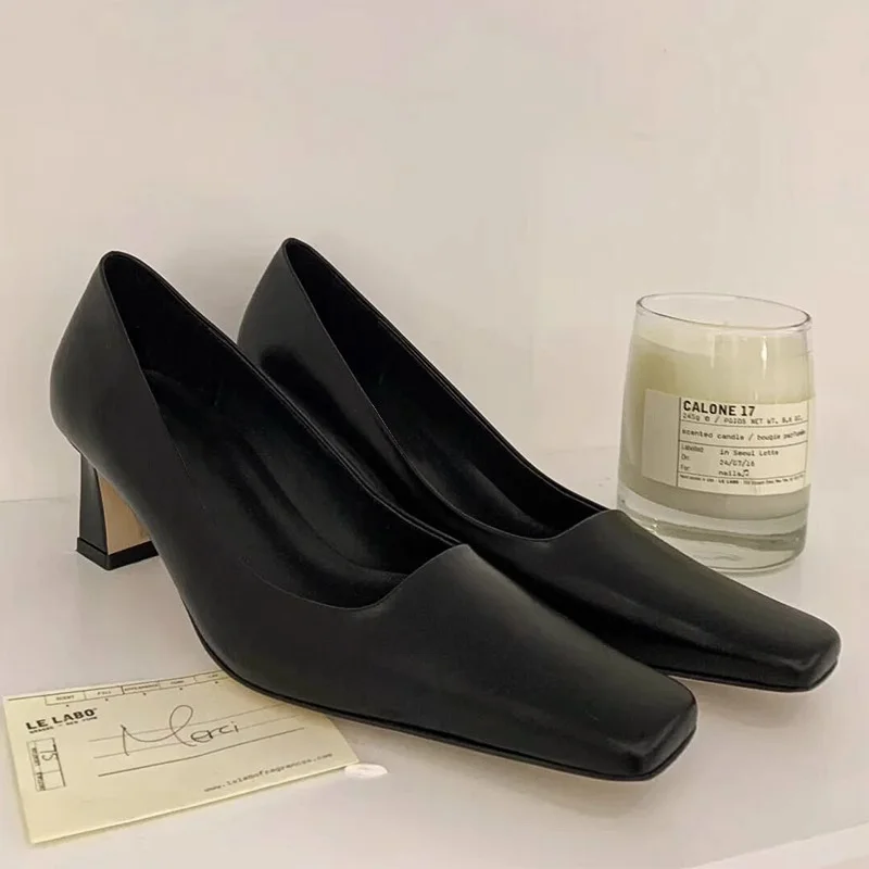 2025 Spring New Lady Leather Loafers Square Toe Flat Thick Heel Heighten Black Full Up Retro Elegant Women Shallow Single Shoes
2025 Spring New Lady Leather Loafers Square Toe Flat Thick Heel Heighten Black Full Up Retro Elegant Women Shallow Single Shoes