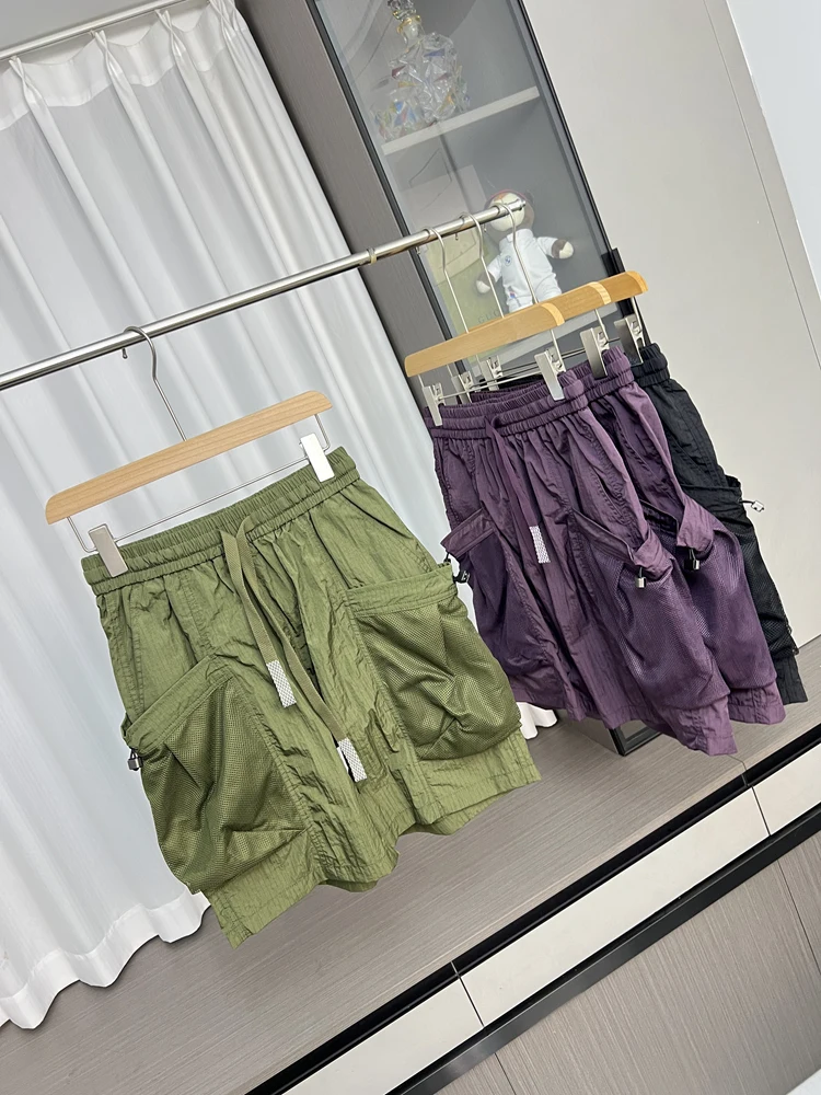 Летние молодежные повседневные шорты для активного отдыха, дышащие, свободного кроя, с эластичным поясом, прямые, с большими 3D карманами
Летние молодежные повседневные шорты для активного отдыха, дышащие, свободного кроя, с эластичным поясом, прямые, с большими 3D карманами