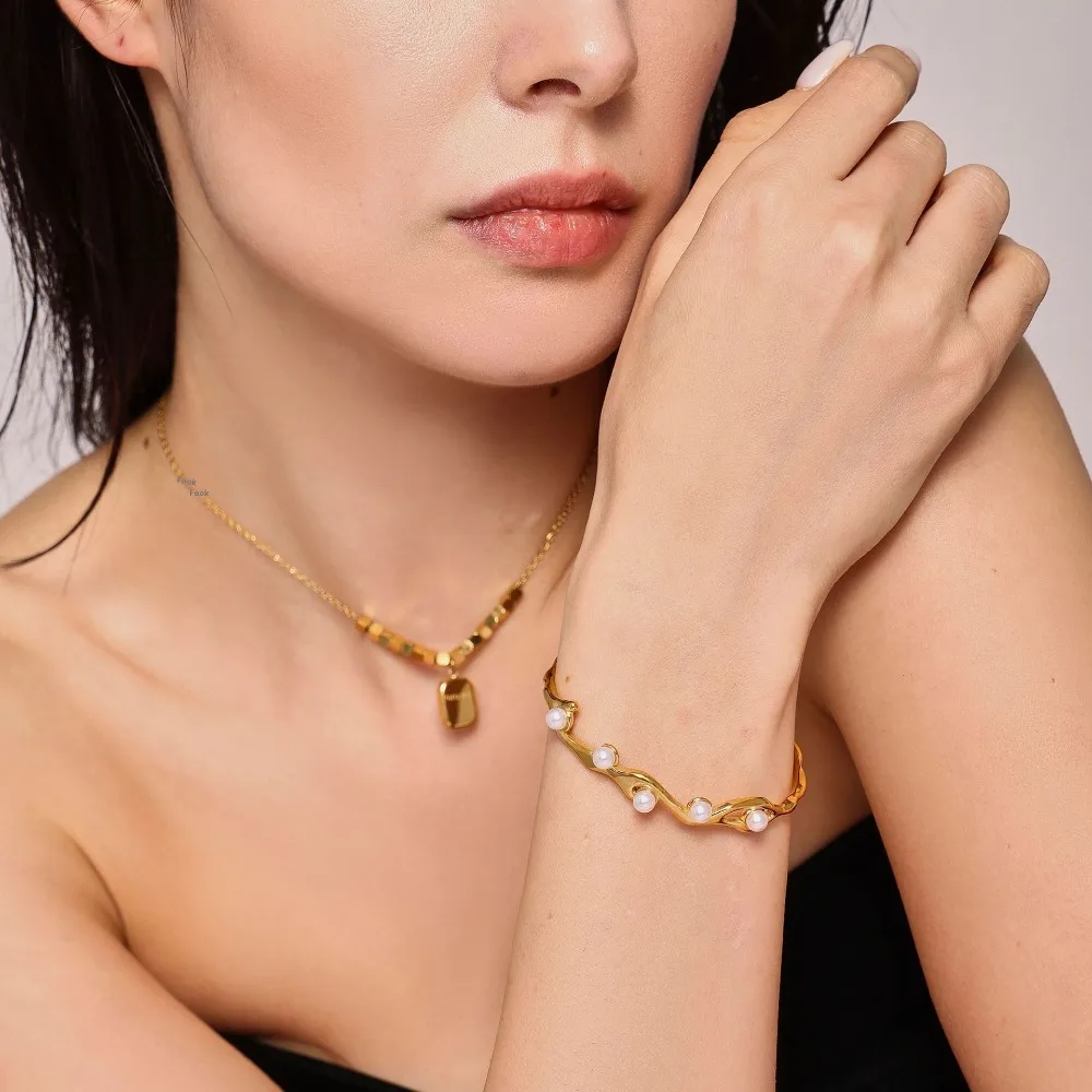 Ins Style Imitation Pearl Opening Bracelet for Women Personalized Design No Fading Fashionable Jewelry Accessories
Ins Style Imitation Pearl Opening Bracelet for Women Personalized Design No Fading Fashionable Jewelry Accessories