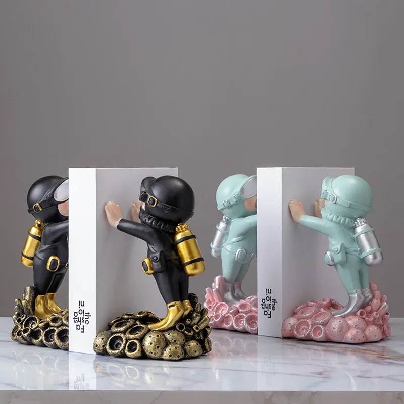 Resin Diver Book Holder Decoration, Study Bookshelf, Office Desktop Bookshelf Decoration, Desktop Ornaments, Study Decoration
Resin Diver Book Holder Decoration, Study Bookshelf, Office Desktop Bookshelf Decoration, Desktop Ornaments, Study Decoration
