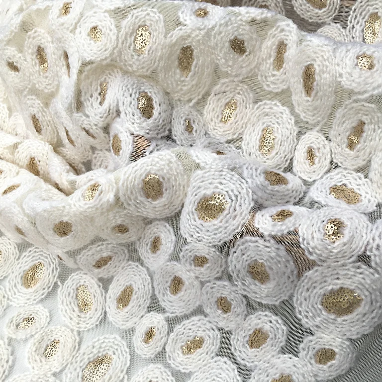 Катушка из пряжи, сетчатая кружевная блестящая золотая фольга, 3D вышитая ткань для изготовления платьев и представлений, сделай сам
Катушка из пряжи, сетчатая кружевная блестящая золотая фольга, 3D вышитая ткань для изготовления платьев и представлений, сделай сам