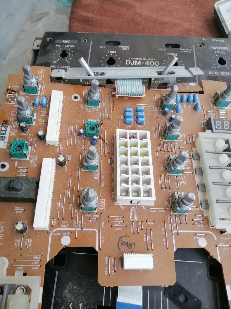 Used and will not be affected. DJM 400 console
Used and will not be affected. DJM 400 console