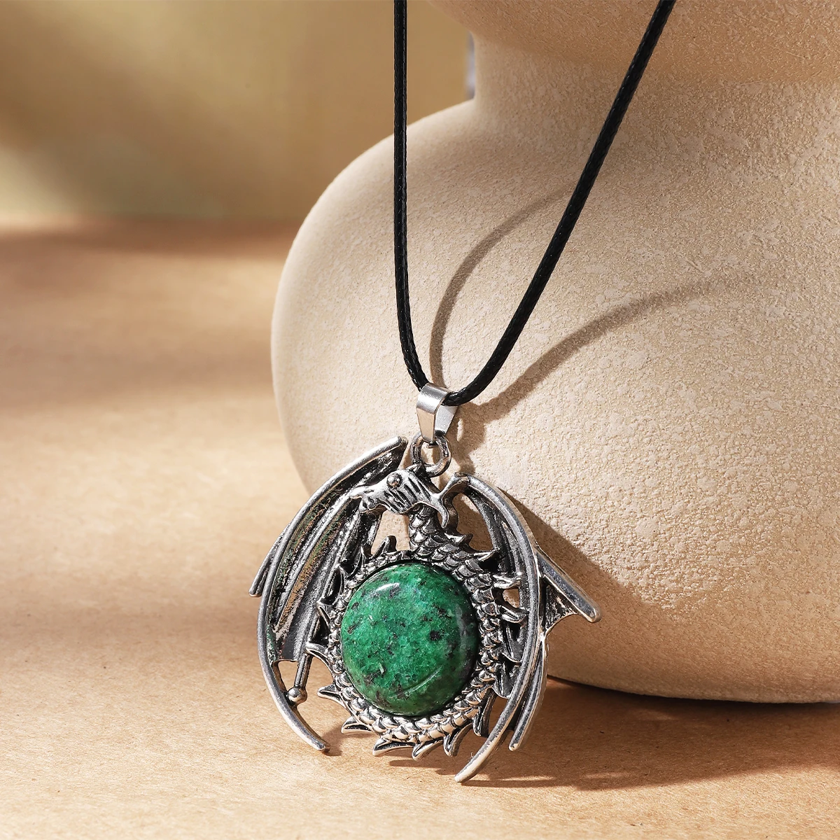 Natural Stone Necklace Crystal Agate Balance Chakra Flying Dragon Pendant Necklace for Women Men Positive Energy Jewelry
Natural Stone Necklace Crystal Agate Balance Chakra Flying Dragon Pendant Necklace for Women Men Positive Energy Jewelry