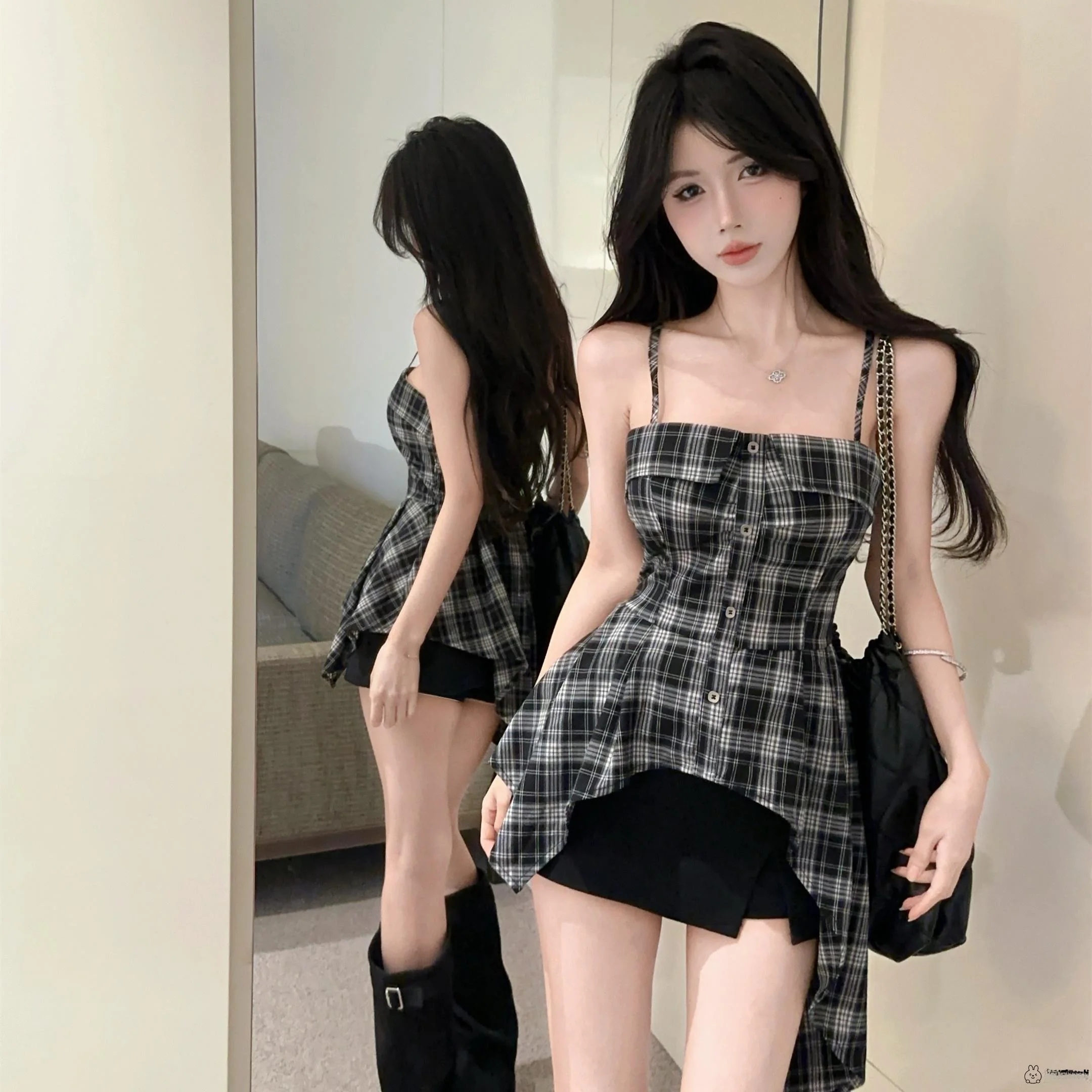 Women's Off-Shoulder Plaid Tube Top Vest Irregular Design Korean Style Slim Fit Outerwear Spring Autumn Fashion Trend
Women's Off-Shoulder Plaid Tube Top Vest Irregular Design Korean Style Slim Fit Outerwear Spring Autumn Fashion Trend