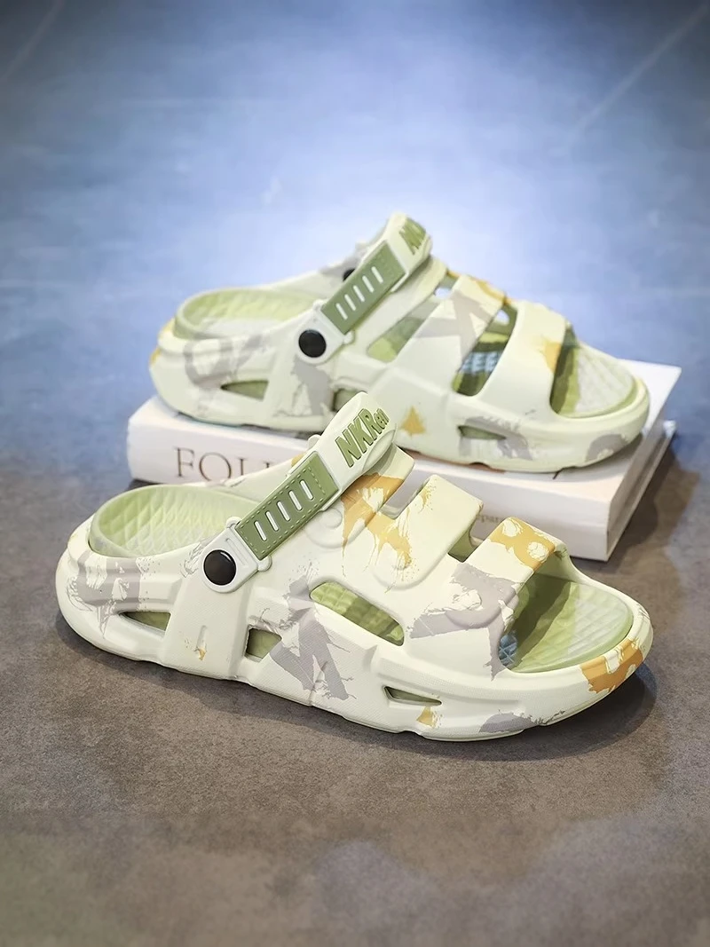 Casual Driving Two-Purpose Men's Slippers Anti-Slip Large Size Outdoor Sports Beach Shoes Youth Trend Simple Flat Footwear
Casual Driving Two-Purpose Men's Slippers Anti-Slip Large Size Outdoor Sports Beach Shoes Youth Trend Simple Flat Footwear
