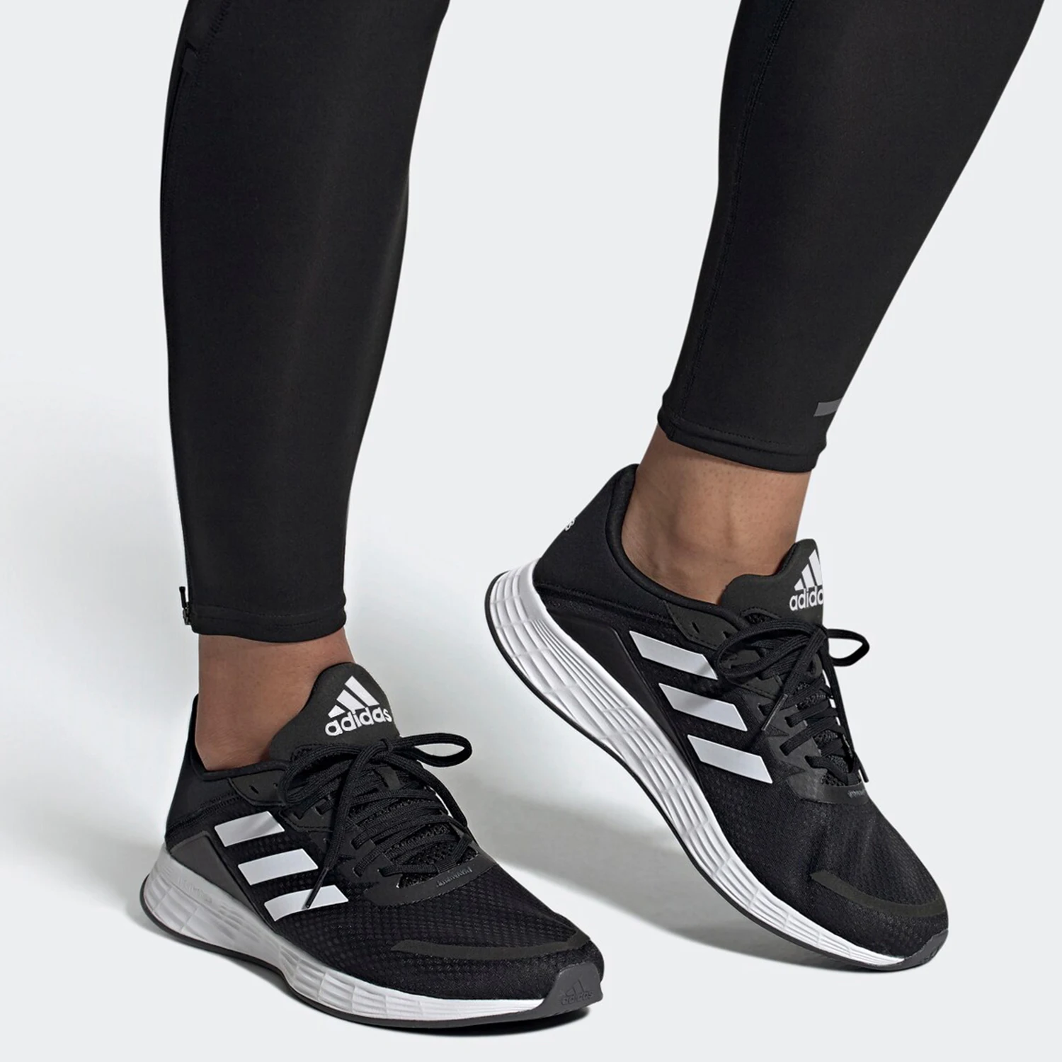 Мужские кроссовки Adidas, лето 2029, спортивная обувь с дышащей сеткой и мягкой подкладкой, черный/белый JS3013
Мужские кроссовки Adidas, лето 2029, спортивная обувь с дышащей сеткой и мягкой подкладкой, черный/белый JS3013