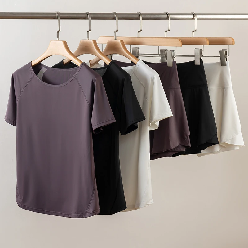 Running set female morning run summer new yoga wear female fitness wear elastic loose thin breathable quick drying clothes
Running set female morning run summer new yoga wear female fitness wear elastic loose thin breathable quick drying clothes