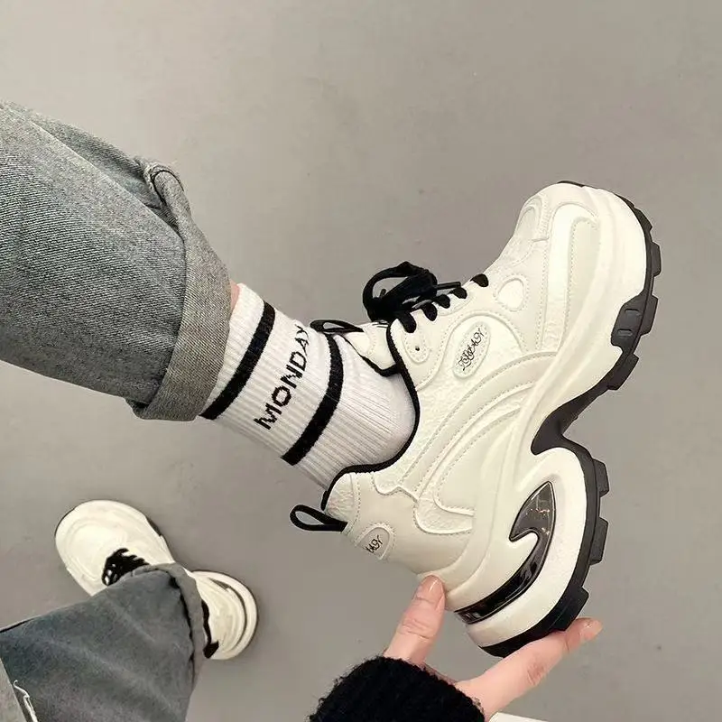 Retro waterproof Hong Kong style thick soled fashionable dad shoes for women autumn 2026 new versatile sports shoes
Retro waterproof Hong Kong style thick soled fashionable dad shoes for women autumn 2026 new versatile sports shoes