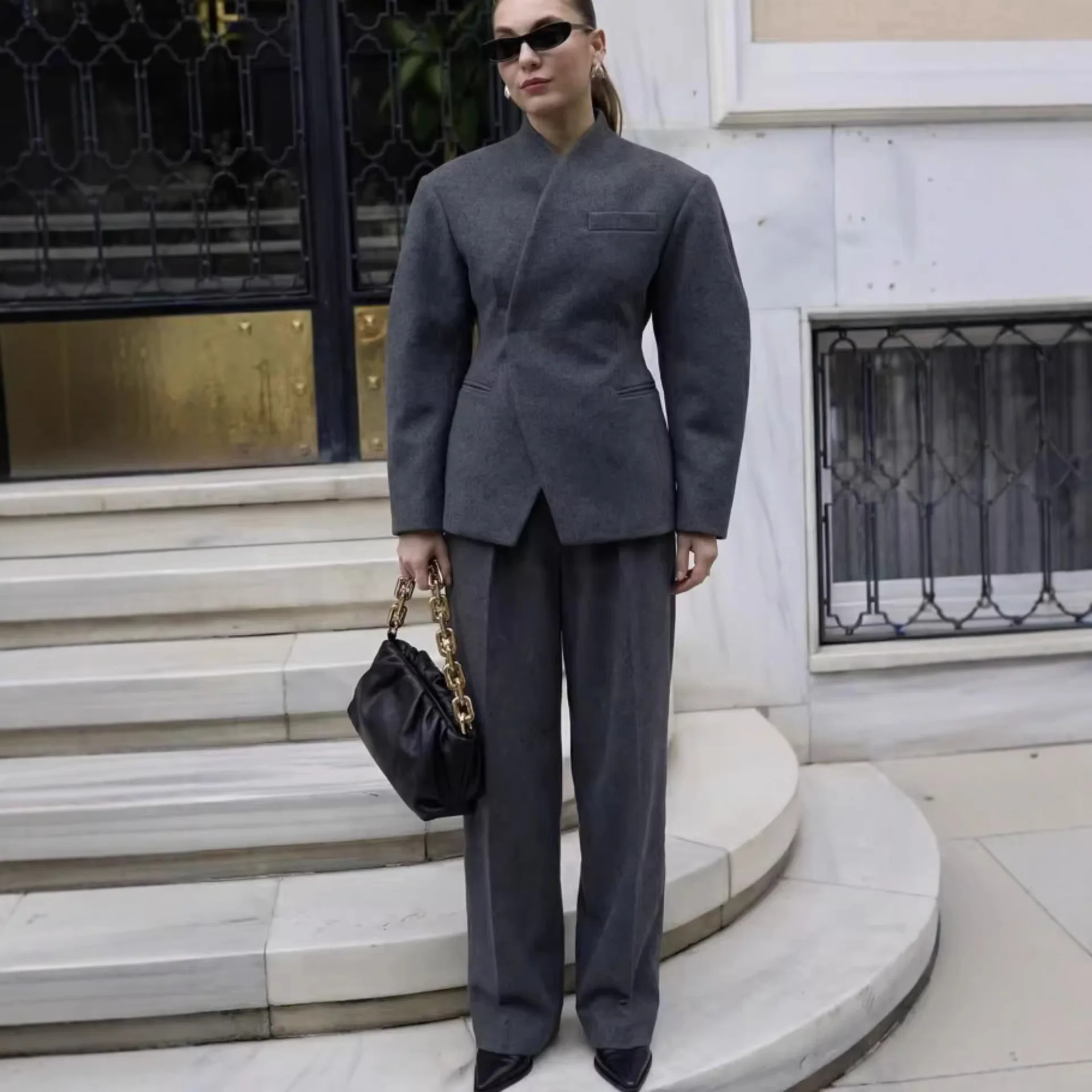 Women's Fashion Casual V-Neck Long Sleeve Waist-Cinching Buttoned Woolen Coat + Trousers Set K5JZ
Women's Fashion Casual V-Neck Long Sleeve Waist-Cinching Buttoned Woolen Coat + Trousers Set K5JZ