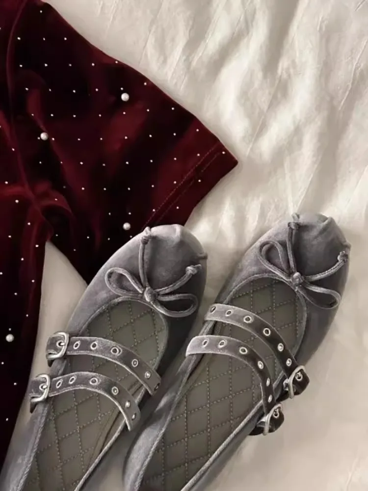 Velvet Material Round-Toed Mary Jane Double-Buckle Bow Ballet Shoes for Women Vintage Flats Chaussure Femme
Velvet Material Round-Toed Mary Jane Double-Buckle Bow Ballet Shoes for Women Vintage Flats Chaussure Femme