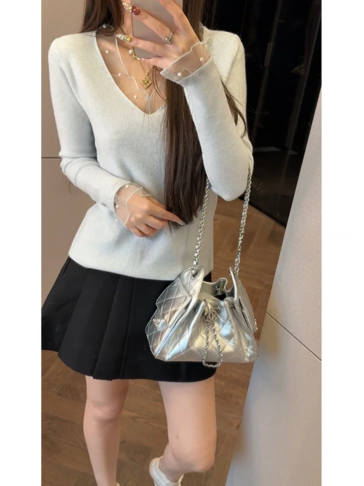 Мягкая уютная женская трикотажная основа irt с v-образным вырезом и кружевом для похудения, универсальный топ Ele Top, нежный повседневная одежда
Мягкая уютная женская трикотажная основа irt с v-образным вырезом и кружевом для похудения, универсальный топ Ele Top, нежный повседневная одежда