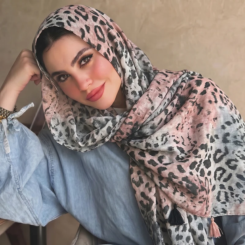 Leopard Print Tassel Hijab Soft Scarf Lightweight Headscarf for Muslim Women Daily Modest Islamic Head Wrap Casual Accessory
Leopard Print Tassel Hijab Soft Scarf Lightweight Headscarf for Muslim Women Daily Modest Islamic Head Wrap Casual Accessory