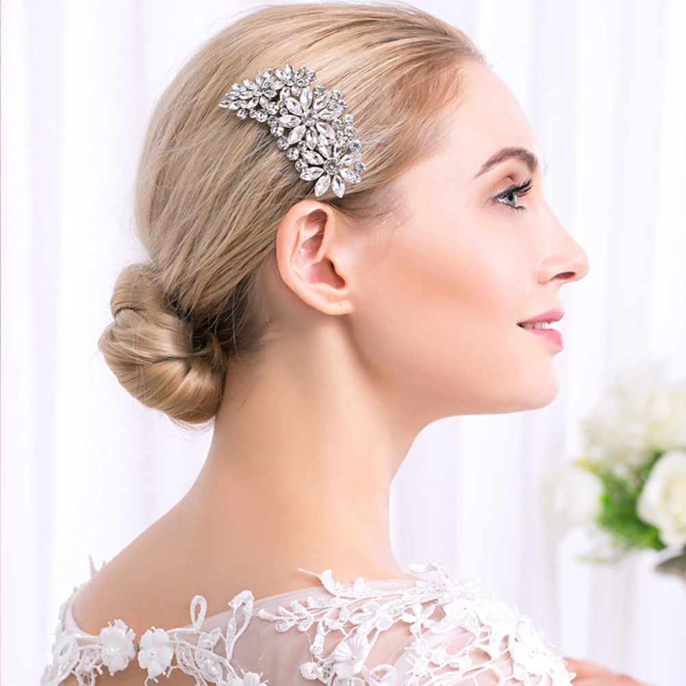 Rhinestone Hair Comb Silver Alloy Luxurious Crystal Floral Bridal Wedding Hair Decoration Elegant Headpiece for Bridesmaids
Rhinestone Hair Comb Silver Alloy Luxurious Crystal Floral Bridal Wedding Hair Decoration Elegant Headpiece for Bridesmaids