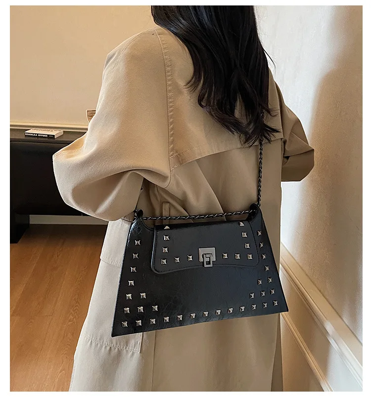 Острая женская сумка-конверт с шипами, винтажный квадратный кошелек на плечо с ремешком-цепочкой, металлические заклепки, готическая сумка через плечо для ночного отдыха
Острая женская сумка-конверт с шипами, винтажный квадратный кошелек на плечо с ремешком-цепочкой, металлические заклепки, готическая сумка через плечо для ночного отдыха