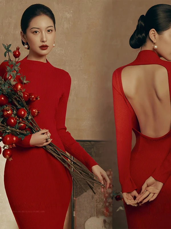 Red High Collar Long Sleeve Backless Knitted Dress for Women Studio Photography Costume Retro Artistic Atmosphere Elegant
Red High Collar Long Sleeve Backless Knitted Dress for Women Studio Photography Costume Retro Artistic Atmosphere Elegant