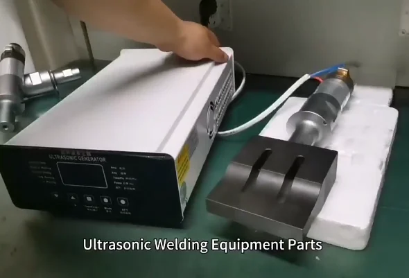 20KHz 2000W Ultras-onic Welding Transducer Horn For Non Wo-ven Welder QXWUG-600
20KHz 2000W Ultras-onic Welding Transducer Horn For Non Wo-ven Welder QXWUG-600