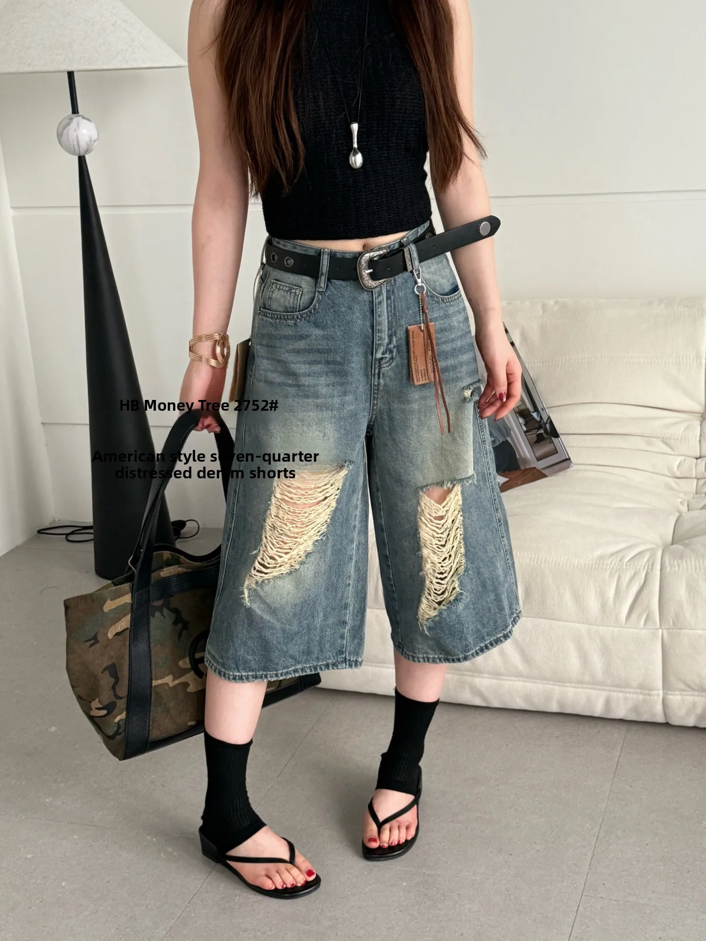 High Waist Slimming Denim Jeans Women Summer New American Design Seven-Foot-Distance Break Hole Capri Pants Korean Style
High Waist Slimming Denim Jeans Women Summer New American Design Seven-Foot-Distance Break Hole Capri Pants Korean Style