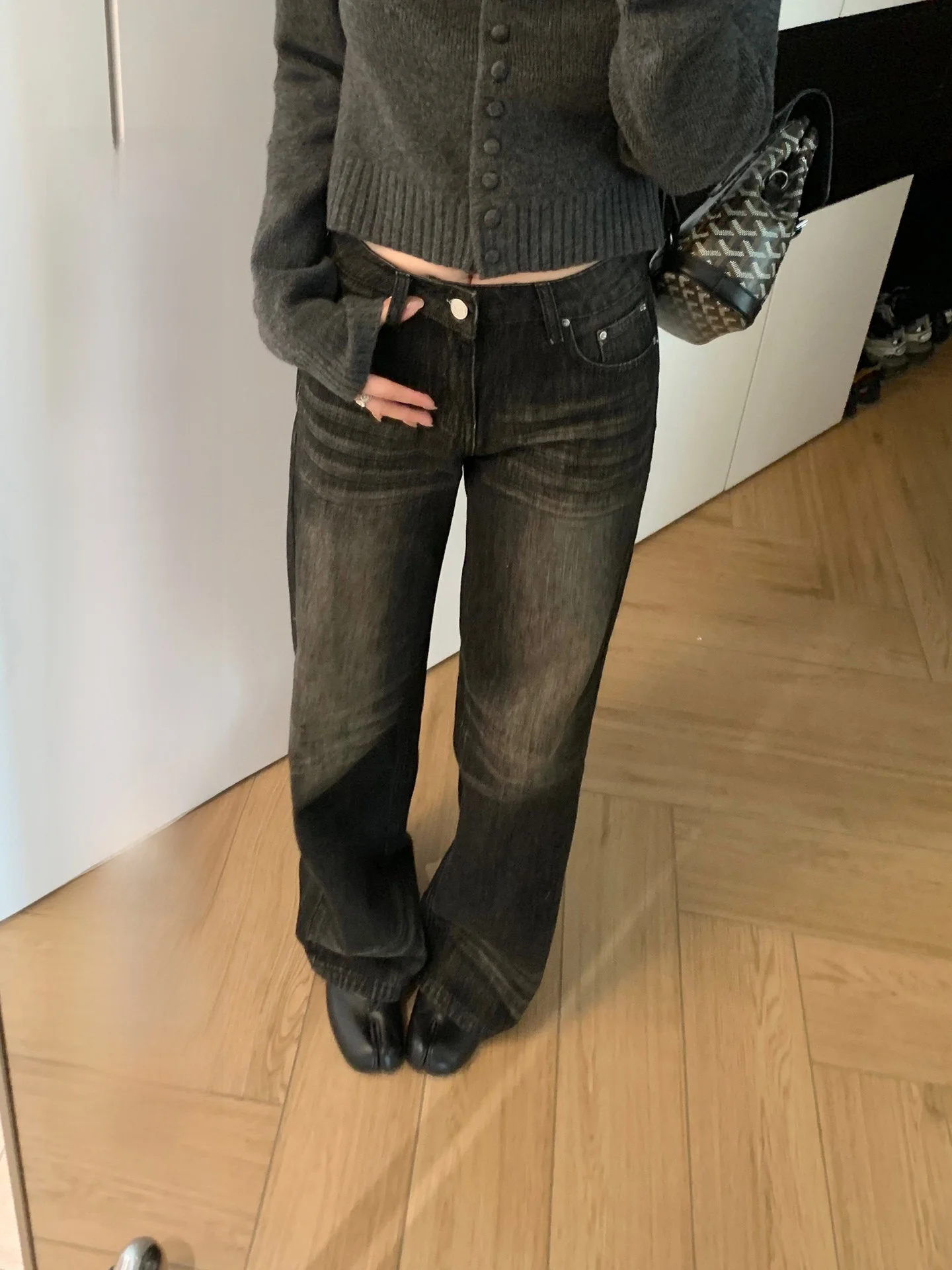 White Studio Narrow Straight Leg Denim Jeans Women's Vintage Washed Black Pants Casual Comfortable Fit All Season Long Trousers
White Studio Narrow Straight Leg Denim Jeans Women's Vintage Washed Black Pants Casual Comfortable Fit All Season Long Trousers