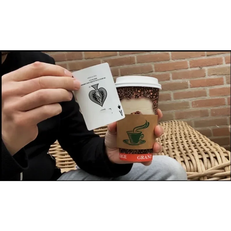 JAVA от Peter Eggink Карты Волшебные трюки Крупным планом Магия Маги Фокусы Реквизит Колода Иллюзионный трюк
JAVA от Peter Eggink Карты Волшебные трюки Крупным планом Магия Маги Фокусы Реквизит Колода Иллюзионный трюк