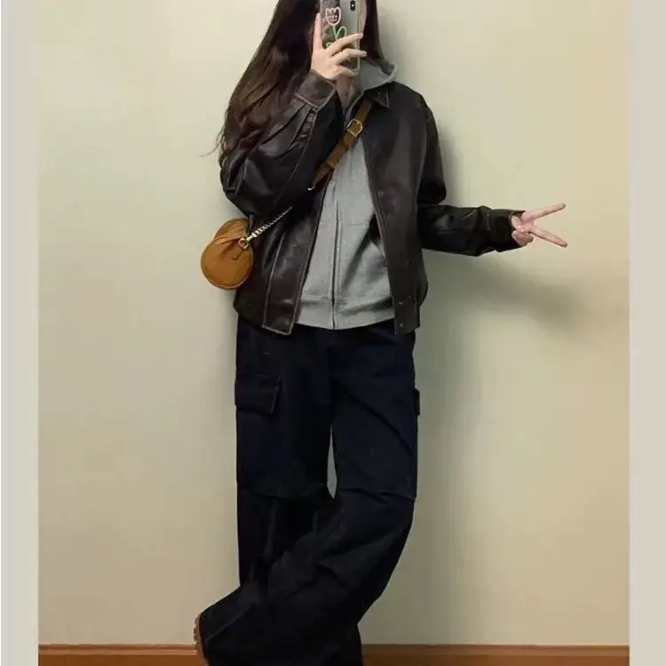 Замшевые куртки для женщин, зимнее пальто, женское пальто 2025 года, университетский студенческий стиль, пуговицы, передний карман, женские с длинным рукавом, чистые, простые, базовые
Замшевые куртки для женщин, зимнее пальто, женское пальто 2025 года, университетский студенческий стиль, пуговицы, передний карман, женские с длинным рукавом, чистые, простые, базовые