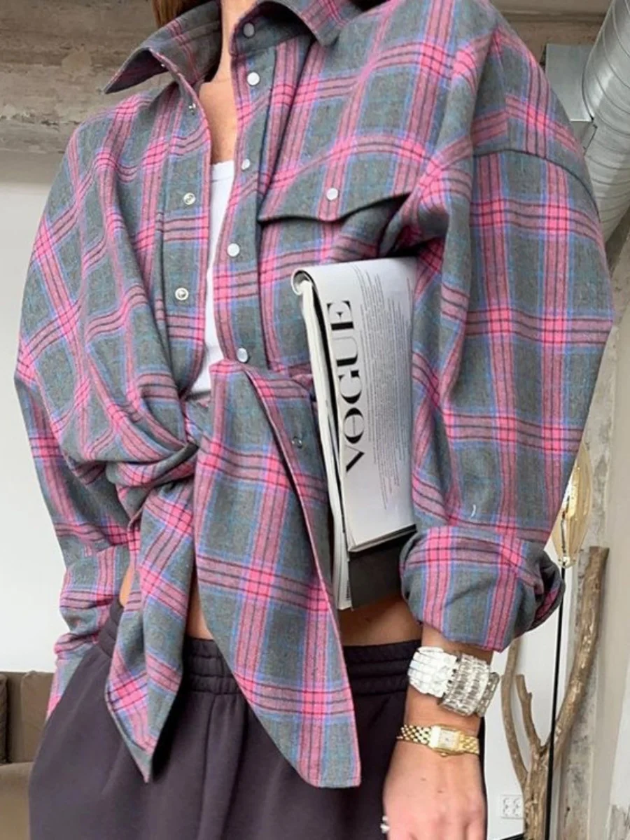 2025 Autumn Winter Vintage Women Oversized Long Sleeve Plaid Shirt Tops Button Down Loose Lapel Pocket Shirt Korean Style
2025 Autumn Winter Vintage Women Oversized Long Sleeve Plaid Shirt Tops Button Down Loose Lapel Pocket Shirt Korean Style