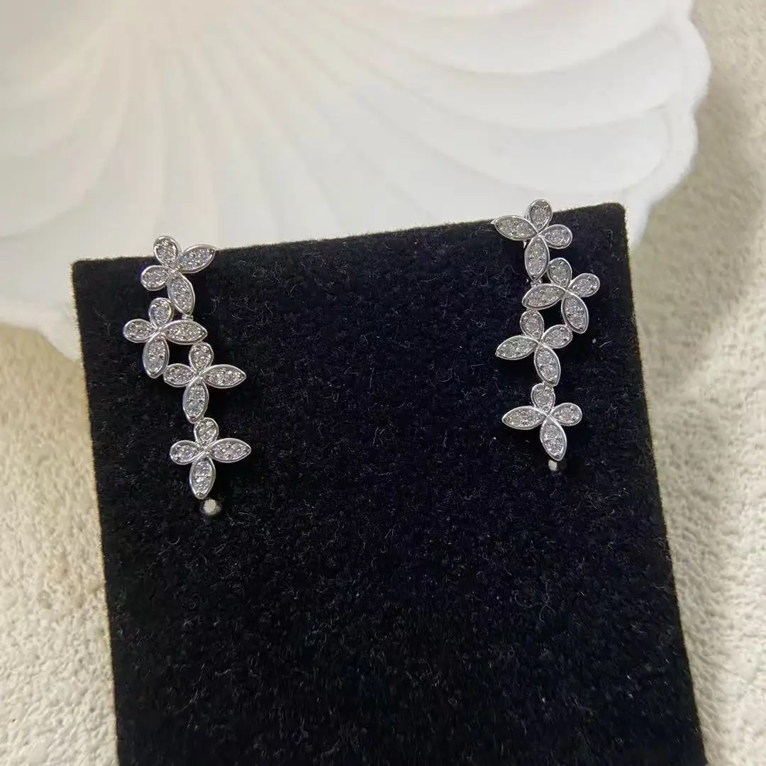 Fashion earrings for women; simple and versatile jewelry; hypoallergenic 925 silver post; birthday gift for best friend
Fashion earrings for women; simple and versatile jewelry; hypoallergenic 925 silver post; birthday gift for best friend