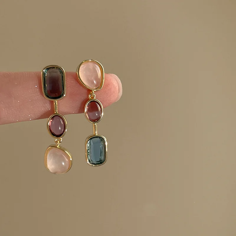 Asymmetric Colorful Gem Earrings for Women Silver Needle Medium Antique Contrast Earrings Design Sense High Quality Wholesale
Asymmetric Colorful Gem Earrings for Women Silver Needle Medium Antique Contrast Earrings Design Sense High Quality Wholesale