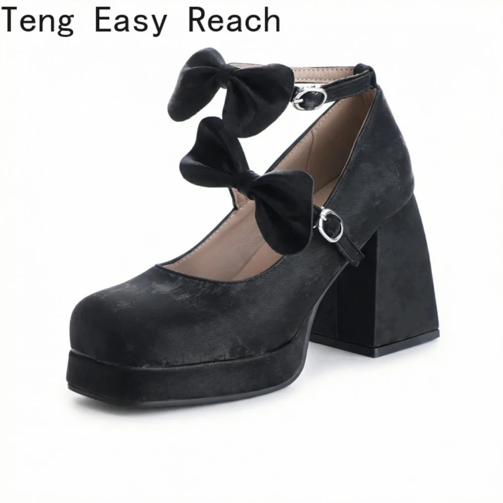 2026 Spring and Autumn Sexy High Heels Round Head Buckle Decorative Bow High Heels Thick Bottom Block High Heels
2026 Spring and Autumn Sexy High Heels Round Head Buckle Decorative Bow High Heels Thick Bottom Block High Heels