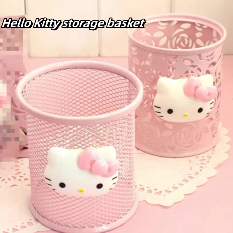 Настольные украшения HELLO KITTY для студентов, контейнер для хранения периферийных канцелярских принадлежностей с мультяшным рисунком, держатель для ручек, офисные принадлежности, Настольная мусорная корзина
Настольные украшения HELLO KITTY для студентов, контейнер для хранения периферийных канцелярских принадлежностей с мультяшным рисунком, держатель для ручек, офисные принадлежности, Настольная мусорная корзина