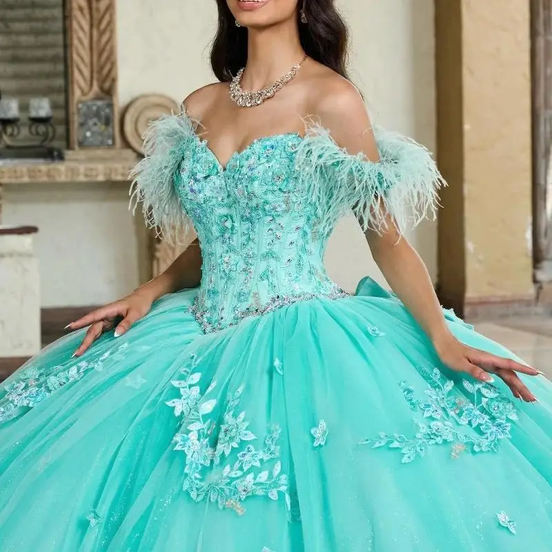 Sexy Sweetheart Quinceanera Dresses Applique Lace Beads Feather Ball Gown Sweet 16 Year Princess Dress For 15 Years vestidos de
Sexy Sweetheart Quinceanera Dresses Applique Lace Beads Feather Ball Gown Sweet 16 Year Princess Dress For 15 Years vestidos de