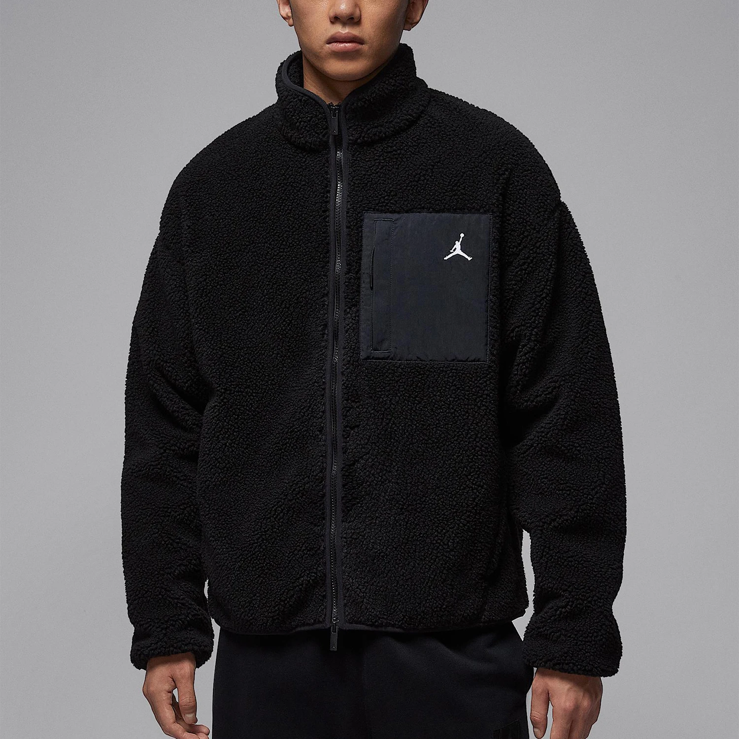 Оригинальная мужская свободная и теплая куртка Nike JORDAN из искусственной овечьей шерсти HV0779-010
Оригинальная мужская свободная и теплая куртка Nike JORDAN из искусственной овечьей шерсти HV0779-010