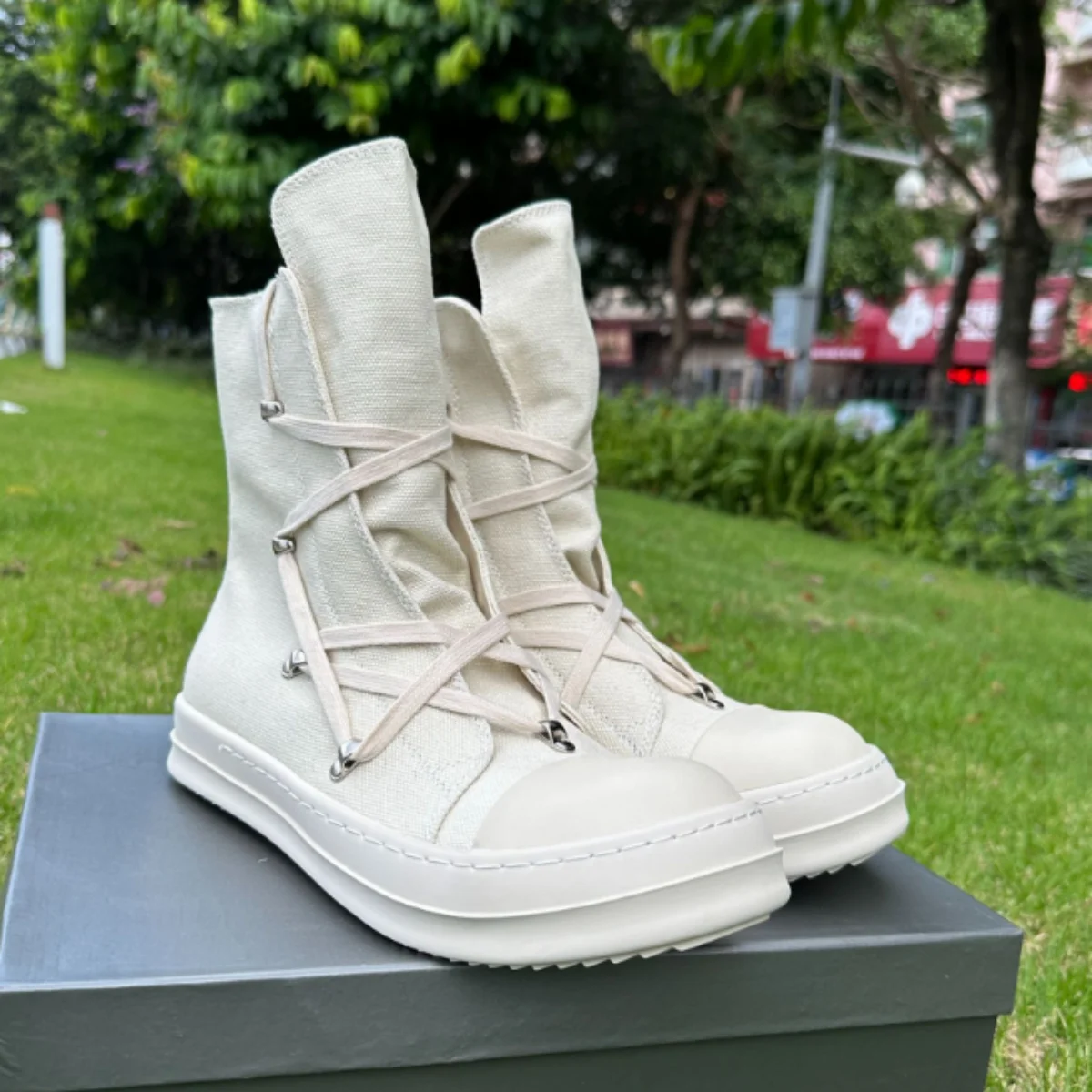 R-o Outdoor Beige Canvas High Top Shoes Sneaker Luxury Design Men Shoe Zipper Boot Lace Up Women Ankle Boots Casual Sneakers
R-o Outdoor Beige Canvas High Top Shoes Sneaker Luxury Design Men Shoe Zipper Boot Lace Up Women Ankle Boots Casual Sneakers