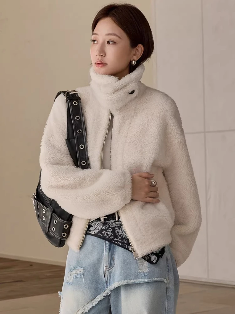 High-end Luxury Merino Sheep Fur Lambswool Jackets for Women 2026 New Simple Solid Short Winter Genuine Leather Real Fur Coat
High-end Luxury Merino Sheep Fur Lambswool Jackets for Women 2026 New Simple Solid Short Winter Genuine Leather Real Fur Coat